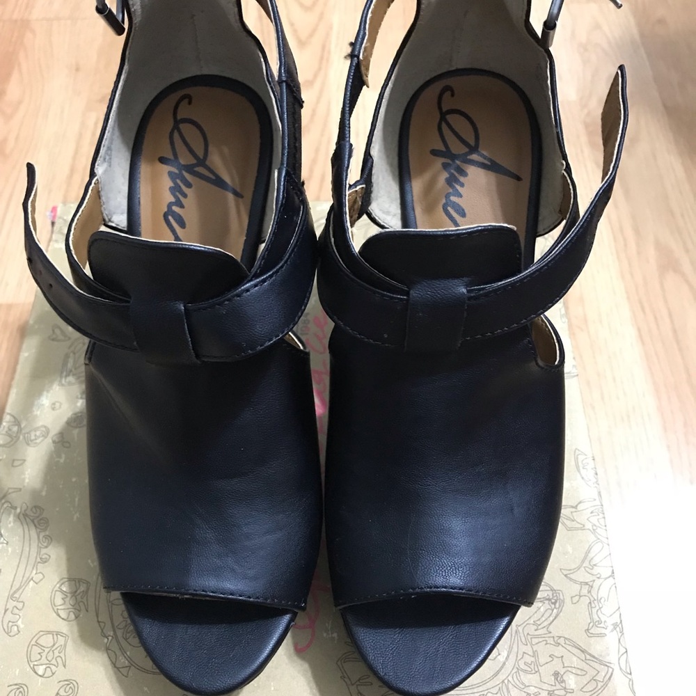 American Rag sandals